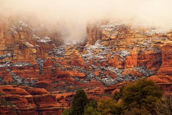 Boynton Red Rock Canyon Nubes de nieve Sedona Arizona —  Fotos de Stock