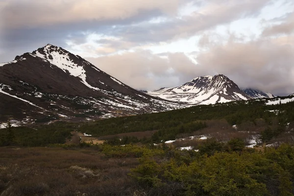 Flachen Berg bei Sonnenuntergang Ankerplatz alaska — Stockfoto