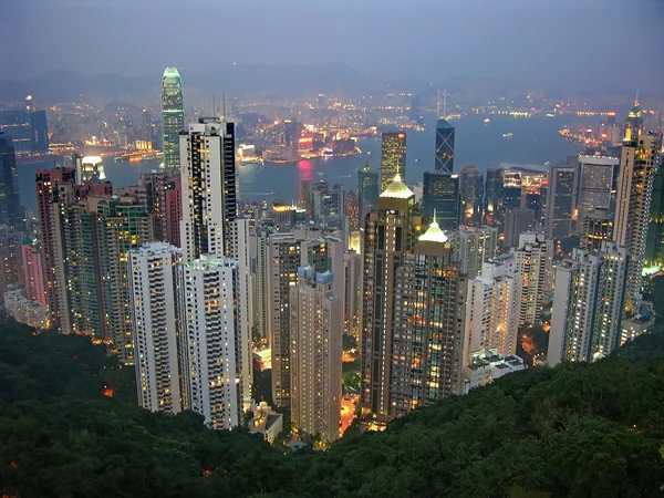 Hong kong z victoria peak podvečer — Stock fotografie
