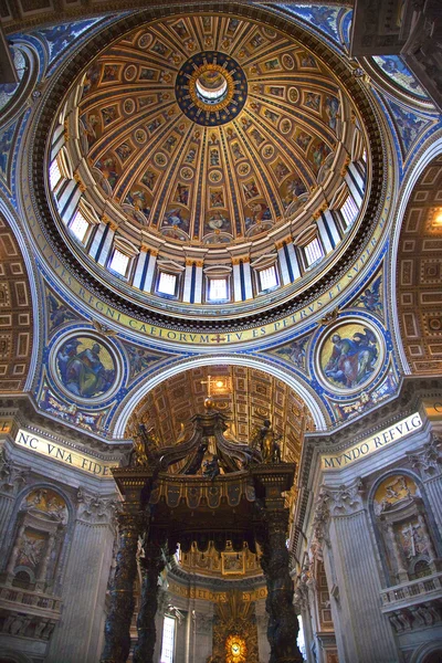 梵蒂冈在 michaelangelos 内的圆顶意大利罗马 — 图库照片