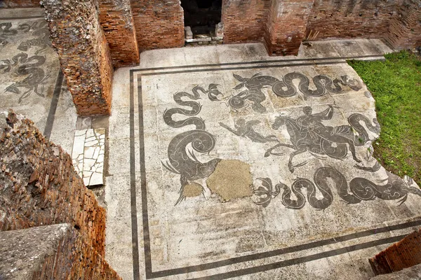 Antiguos baños romanos de Neptuno Pisos de mosaico Ostia Antica Roma I — Foto de Stock