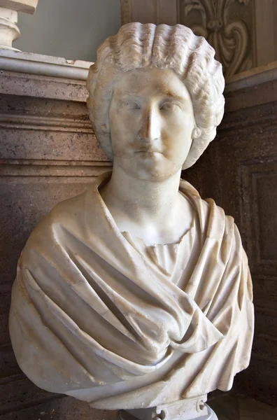 Tempel van Jupiter Optimus museum van het Romeinse womanr van standbeeld rome Italië — Stockfoto
