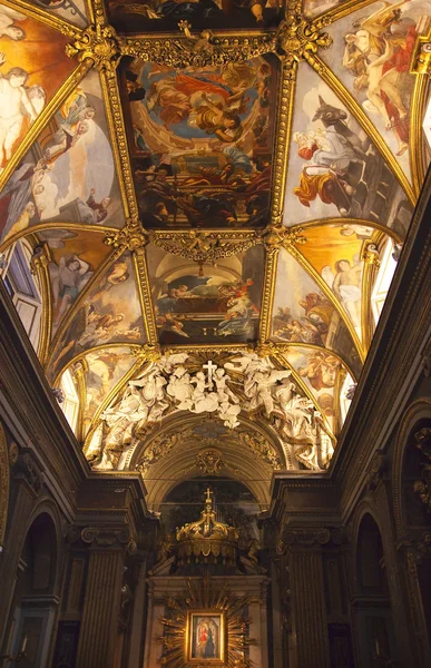 Trevio εκκλησία Santa maria in ζωγραφισμένα ταβάνια βωμό Ρώμη Ιταλία — Φωτογραφία Αρχείου