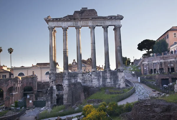 Храмы Сатурна Римский форум Италия — стоковое фото