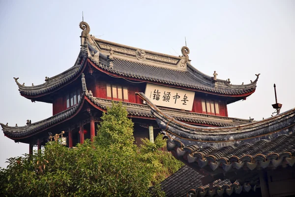 Pan muži vodní brána starověkého čínského pavilonu suzhou Čína — Stock fotografie