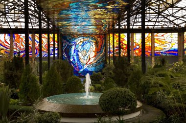 cosmovitral Botanik Bahçesi vitray toluca göre çevrili