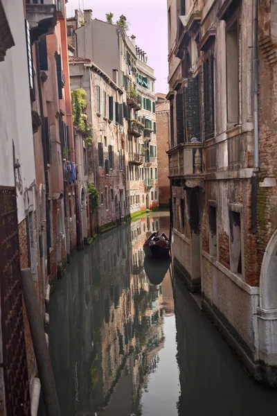 Pequeno Canal Lateral Veneza Itália — Fotografia de Stock