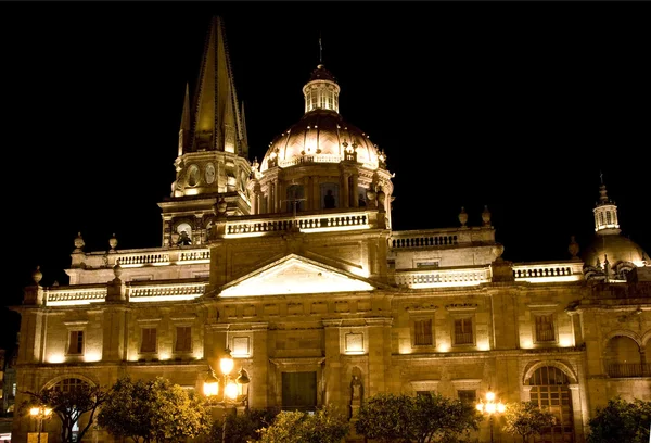Kathedrale von Guadalajara Mexiko bei Nacht — Stockfoto