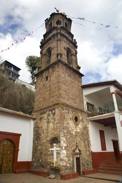 Kostelní věž janitizo ostrov patzcuaro jezero Mexiko — Stock fotografie