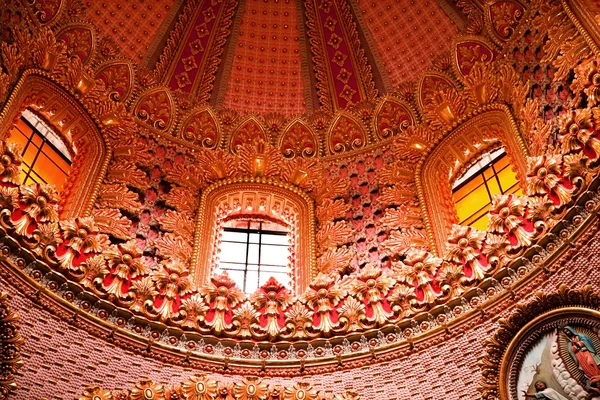 Guadalupita 教会をクローズ アップ モレリア メキシコのドーム — ストック写真