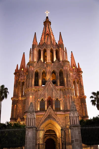 Kerk avond licht parroquia Aartsengel kerk san miguel mexi — Stockfoto