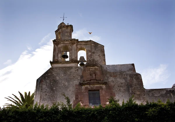 圣弗朗西斯科教堂的尖顶贝尔塔圣米格尔 · 墨西哥 — 图库照片