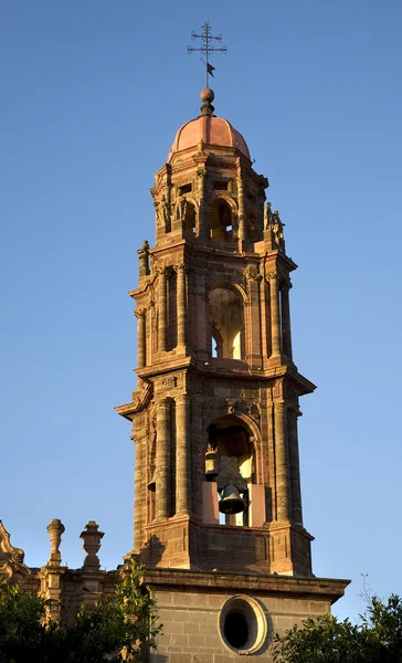 Eglise de San Francisco cloches de clocher San Miguel Mexique — Photo
