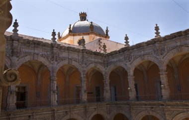 Kilise sanatı musem turuncu arche avlu queretaro Meksika