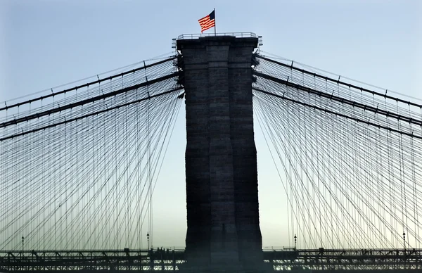 Brooklyn Bridge Silhueta da cidade de Nova York — Fotografia de Stock