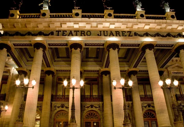 Juarez divadlo, guanajuato, Mexiko přední v noci — Stock fotografie