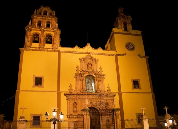 在晚上的大教堂瓜纳华托墨西哥 — 图库照片