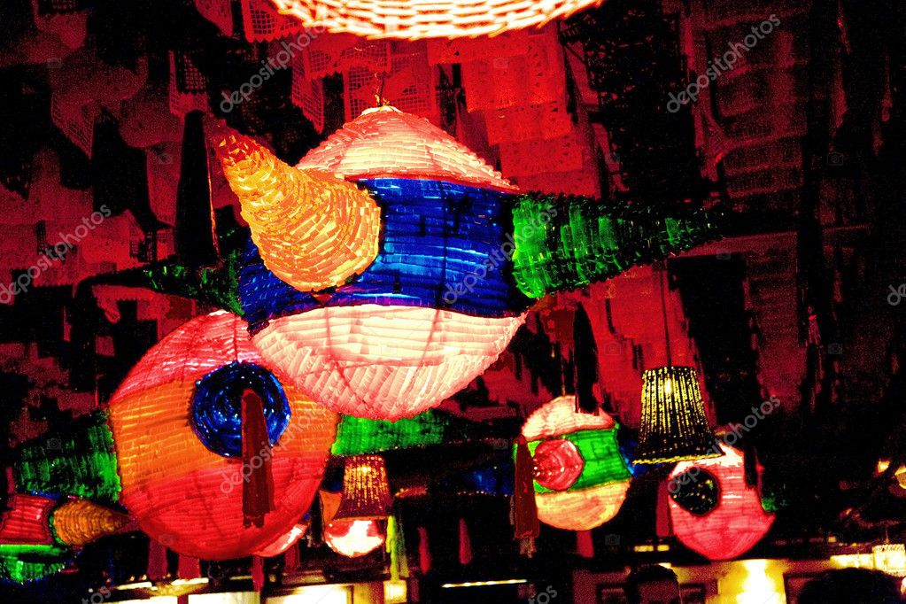 Large Pinatas Mexican Restaurant — Stock Photo © billperry 6127531