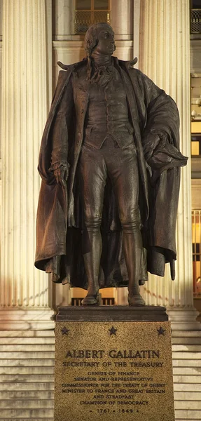 Statuia lui Albert Gallatin Departamentul Trezoreriei SUA pleacă — Fotografie, imagine de stoc