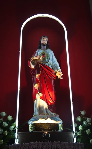 Christus standbeeld notre dame kathedraal saigon vietnam — Stockfoto
