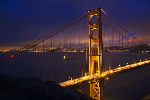 Golden gate bridge night mit lichtern von san francisco kalifornien — Stockfoto