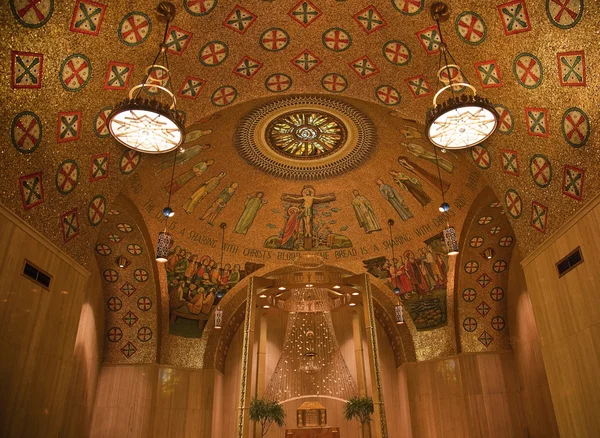Golden Shrine of Immaculate Conception Inside Washington DC — Stock Photo, Image