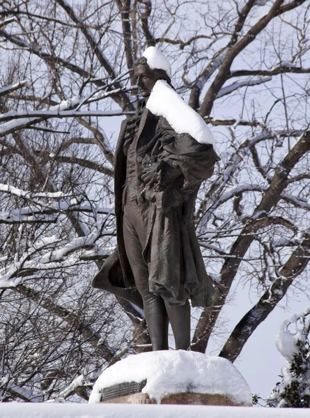 Aleksander hamilton posąg przed pennsylva w departamencie Skarbu — Zdjęcie stockowe