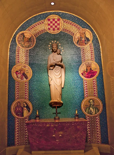 Mary standbeeld heiligdom van de Onbevlekte Ontvangenis binnenkant washington d — Stockfoto