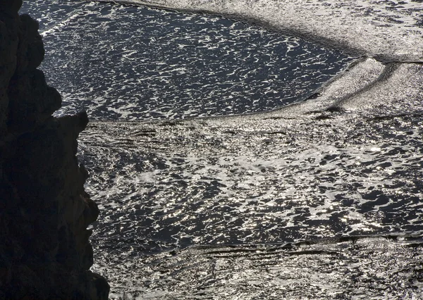 Fale przybrzeżne skały Pieczęć punktu Łobos san francisco Kalifornia — Zdjęcie stockowe