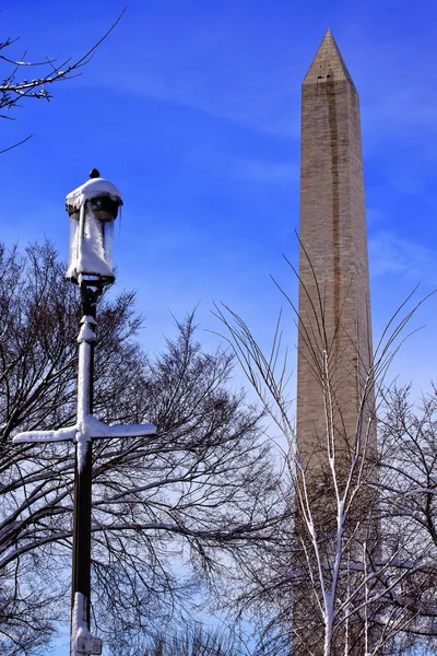 Монумент Вашингтона після Вашинґтон сніг — стокове фото
