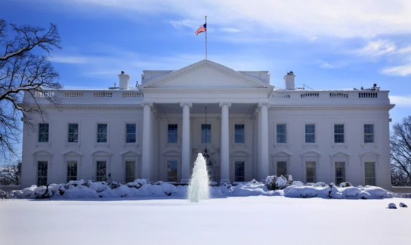 White House Fountain Flag After Snow Pennsylvania Ave Washington — Stock Photo, Image