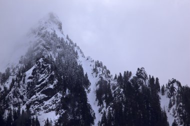 McClellan butte kar dağ tepe sis, snoqualme pass washington