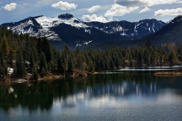 Золото озеро Snoqualme перевалу Вашингтон — стокове фото