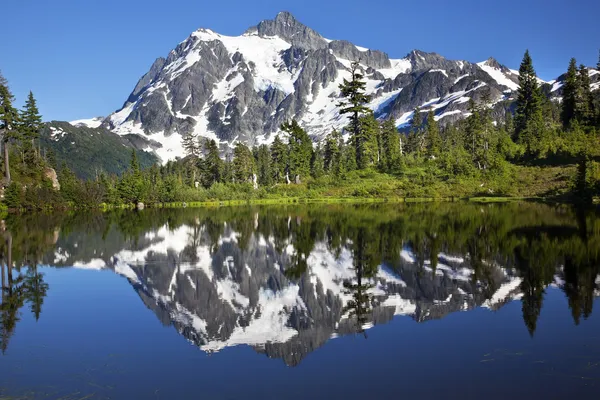 Image miroir Reflet Lac Mont Shuksan État de Washington — Photo