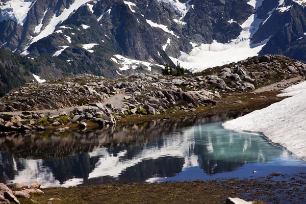 Small Reflection Pool Mount Shuksan Artist Point Washington Stat — Stock Photo, Image