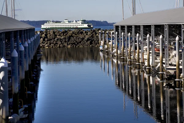 Marina Ferry Boat Reflections Edmonds Washington — Stock Photo, Image