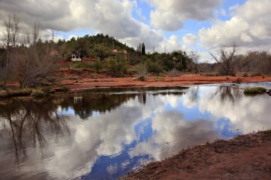 Oak creek downstream yansıma sedona arizona