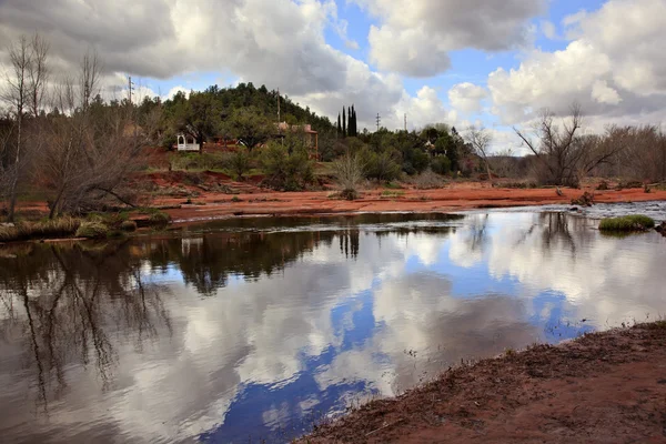 Oak Creek Réflexion en aval Sedona Arizona — Photo