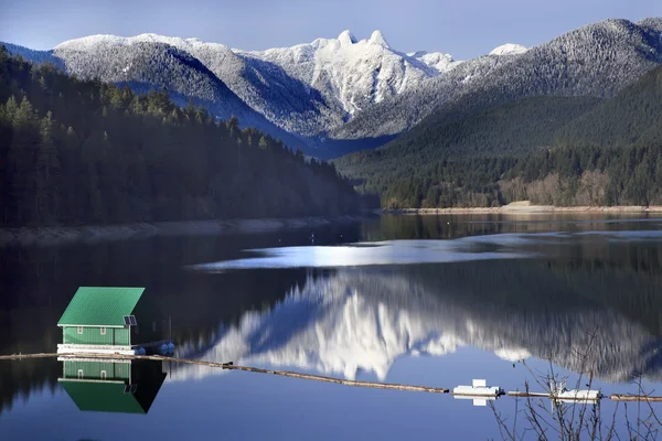 Capilano Serbatoio Lago Nevoso Due Lions Montagne Vancouver Brit — Foto Stock
