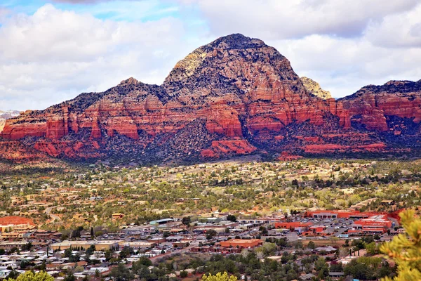 Capitol butte oranžově červené skalní kaňon západ sedona arizona — Stock fotografie