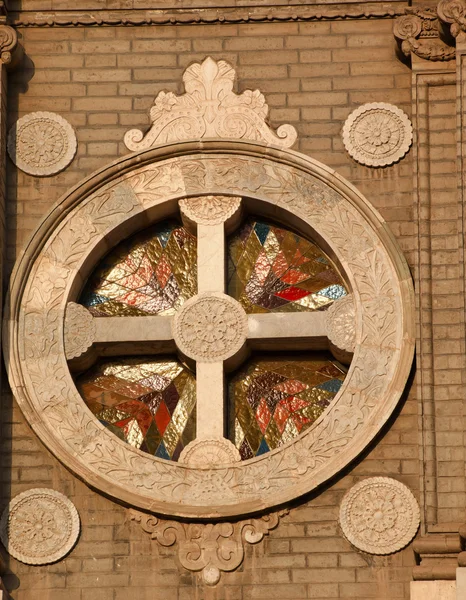 Собор Святого Иосифа Ванфуцзин Запятнанный стеклянный фасад Бас — стоковое фото