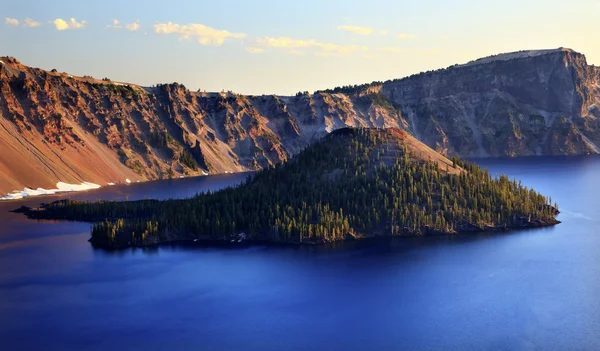 ウィザード島火口湖オレゴン — ストック写真