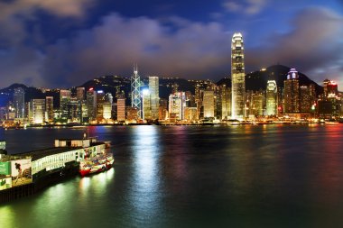 kowloon feribot dan gece Hong kong Limanı