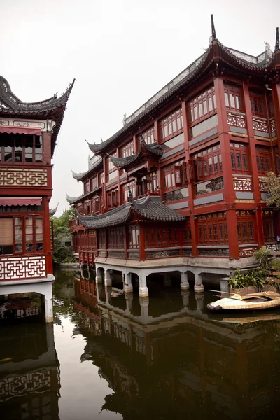 Edifícios antigos de Xangai Yuyuan Garden Reflexões China — Fotografia de Stock