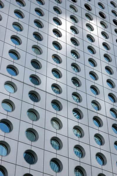 Dairesel windows bir ofis binası — Stok fotoğraf