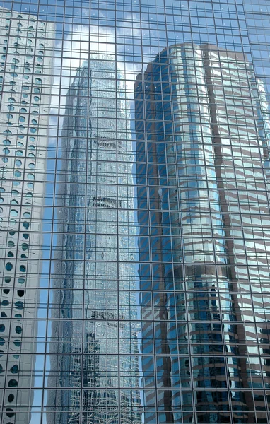 Business byggnader reflektion — Stockfoto
