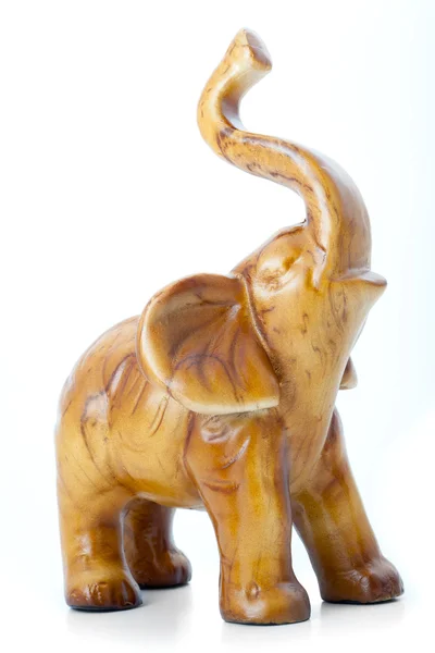 Ahşap fil heykel üzerinde beyaz izole — Stok fotoğraf