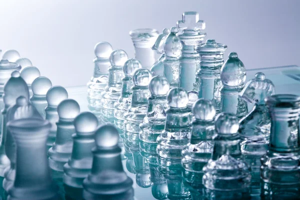 Piezas de ajedrez de vidrio transparente —  Fotos de Stock