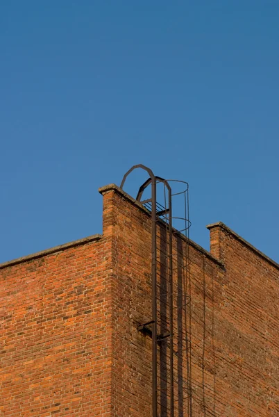 Trap op het dak van de opslag (1) — Stockfoto