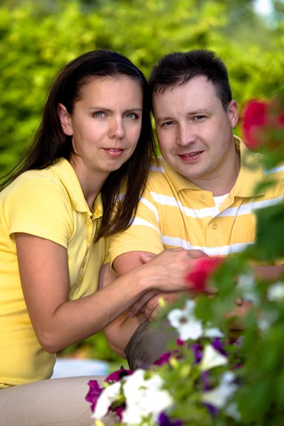 Un retrato de cerca de una feliz pareja casada —  Fotos de Stock